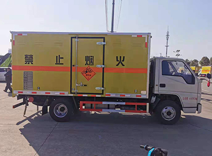 文登爆破器材运输车